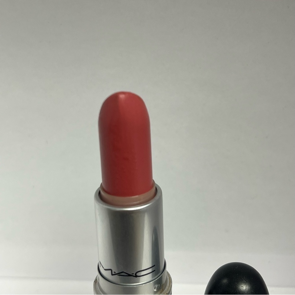 Mac Hoop Pink Lipstick 2014 - Picture 6 of 7